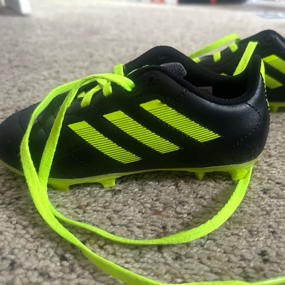 Kids Adidas Soccer Cleats SZ 12K - Picture 3 of 5